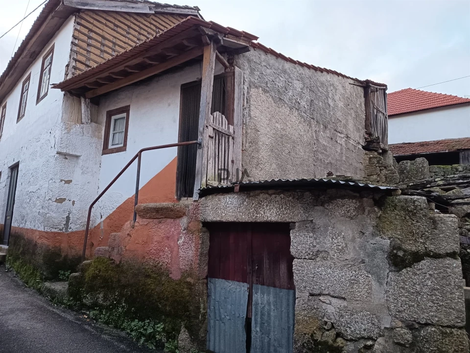 Moradia T1 para Venda em Santa Comba Dão e Couto do Mosteiro Foto 1
