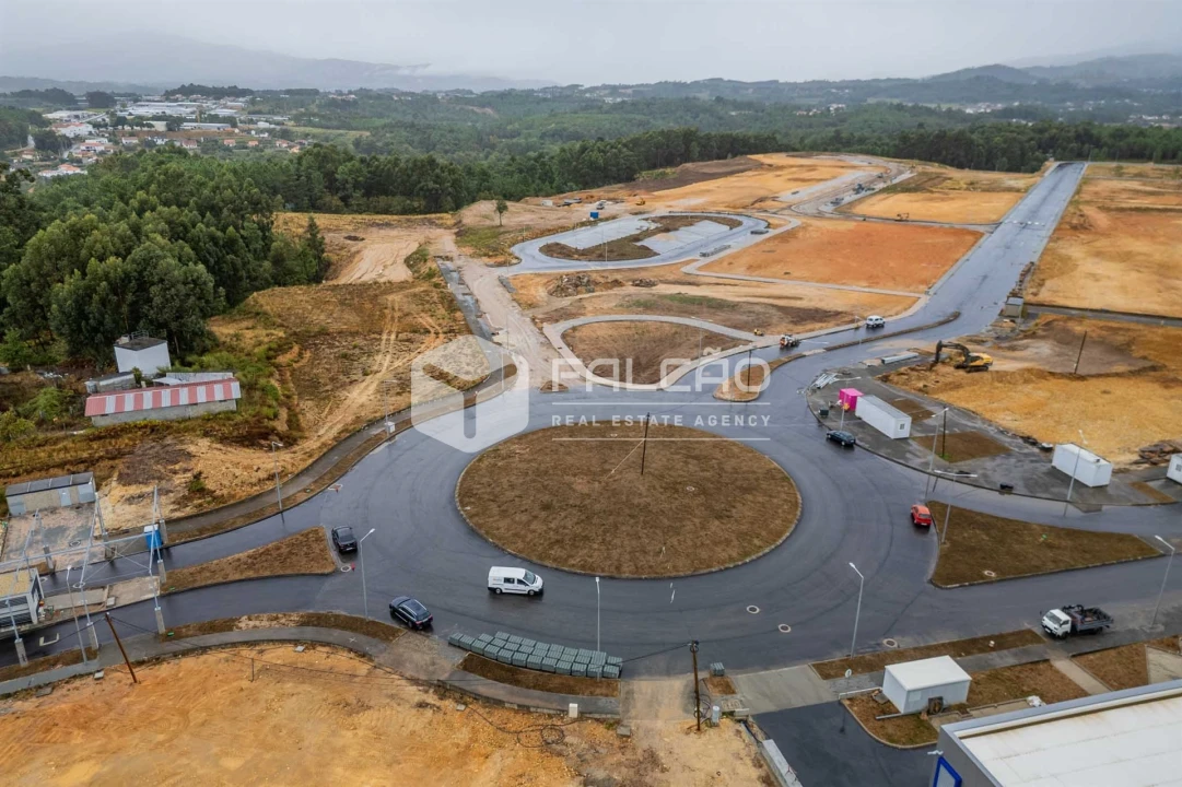 Terreno para Venda em Troporiz e Lapela Foto 1