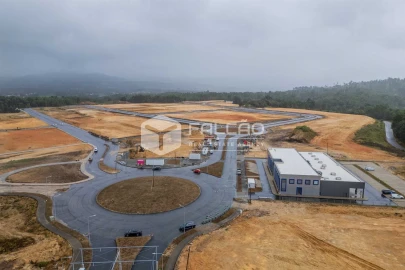 Terreno para Venda em Troporiz e Lapela