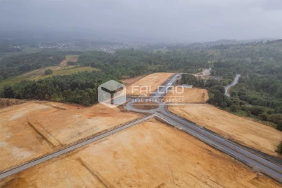 Terreno para Venda em Troporiz e Lapela