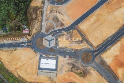 Terreno para Venda em Troporiz e Lapela