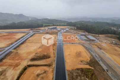 Terreno para Venda em Troporiz e Lapela