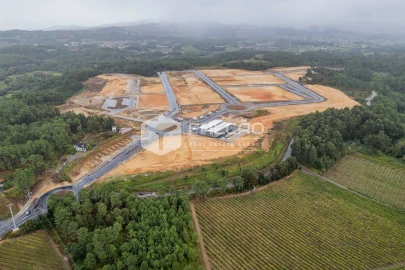 Terreno para Venda em Troporiz e Lapela