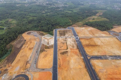 Terreno para Venda em Troporiz e Lapela