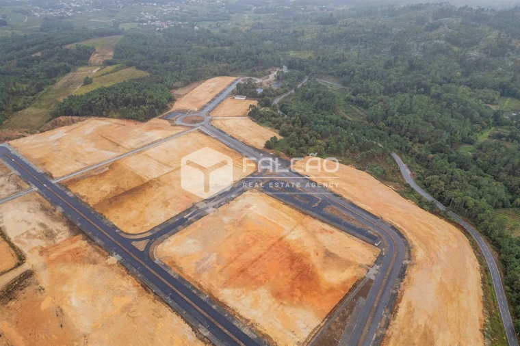 Terreno para Venda em Troporiz e Lapela Foto 9