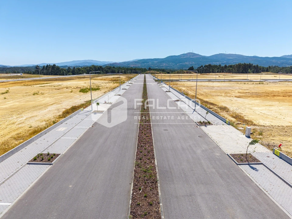 Terreno para Venda em Troporiz e Lapela Foto 28