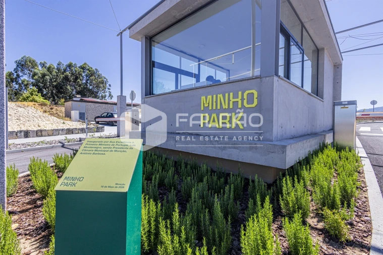 Terreno para Venda em Troporiz e Lapela Foto 3