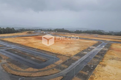 Terreno para Venda em Troporiz e Lapela
