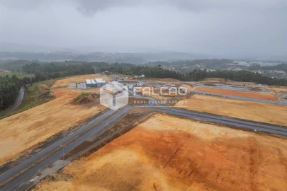 Terreno para Venda em Troporiz e Lapela