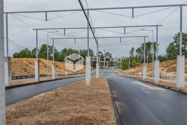 Terreno para Venda em Troporiz e Lapela Foto 51