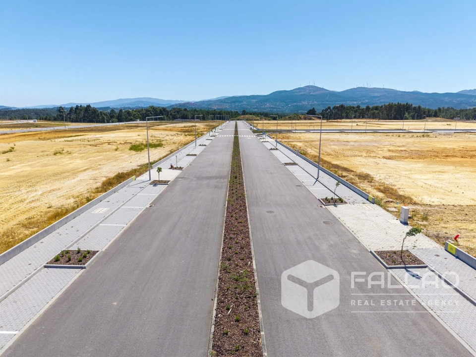 Terreno para Venda em Troporiz e Lapela Foto 28