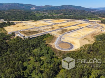 Terreno para Venda em Troporiz e Lapela