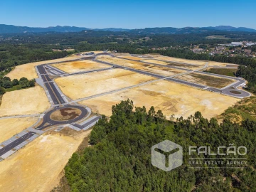 Terreno para Venda em Troporiz e Lapela
