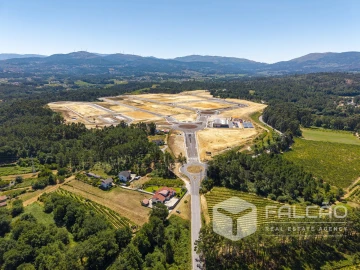Terreno para Venda em Troporiz e Lapela