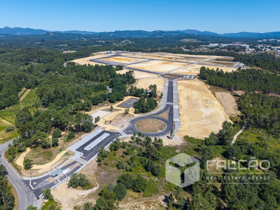 Terreno para Venda em Troporiz e Lapela Foto 1