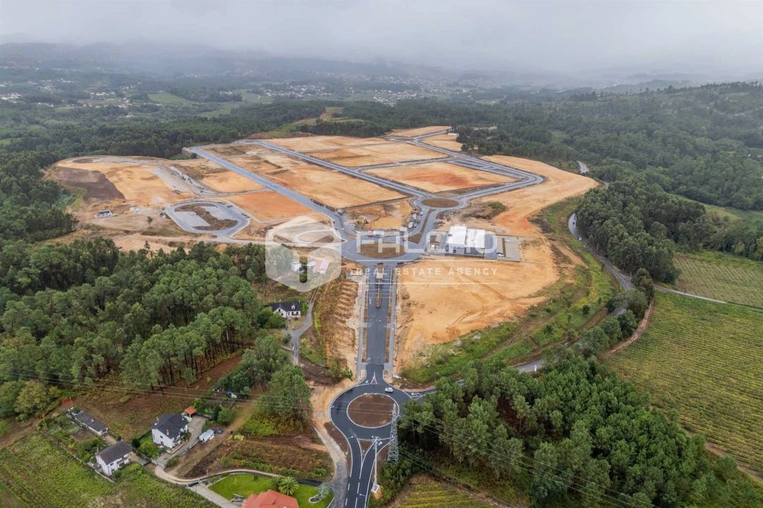 Terreno para Venda em Troporiz e Lapela Foto 3