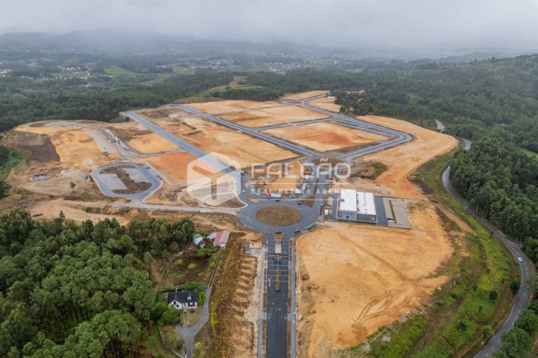 Terreno para Venda em Troporiz e Lapela Foto 2
