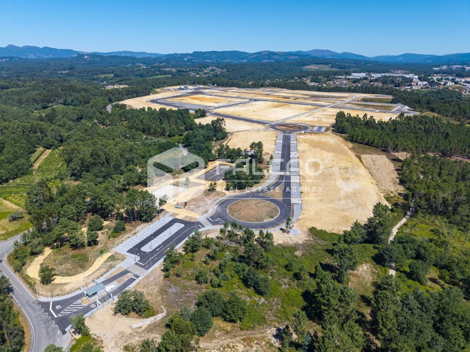 Terreno para Venda em Troporiz e Lapela Foto 1