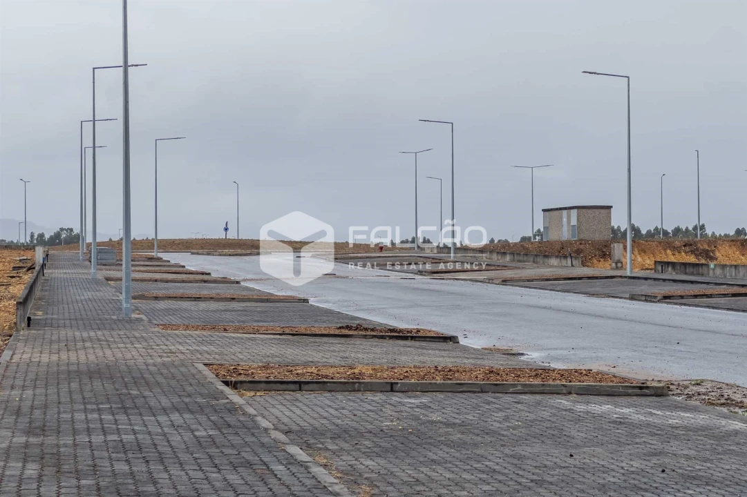 Terreno para Venda em Troporiz e Lapela Foto 41