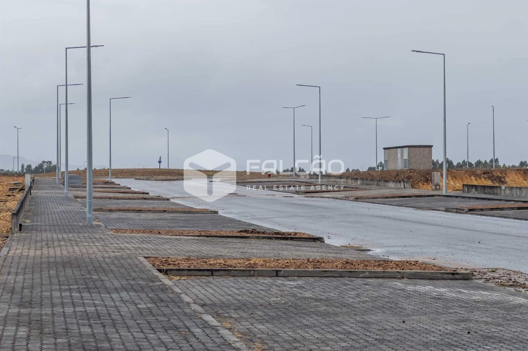 Terreno para Venda em Troporiz e Lapela Foto 41