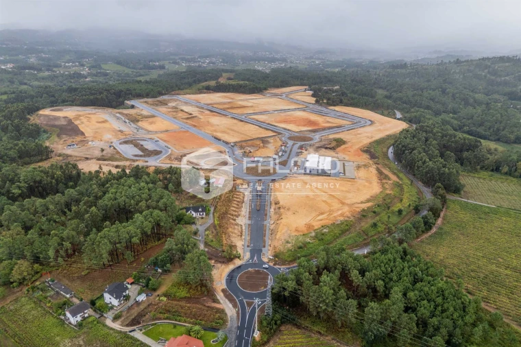 Terreno para Venda em Troporiz e Lapela Foto 3
