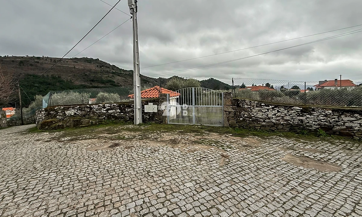 Terreno para Venda em Pinheiros e Vale de Figueira Foto 26