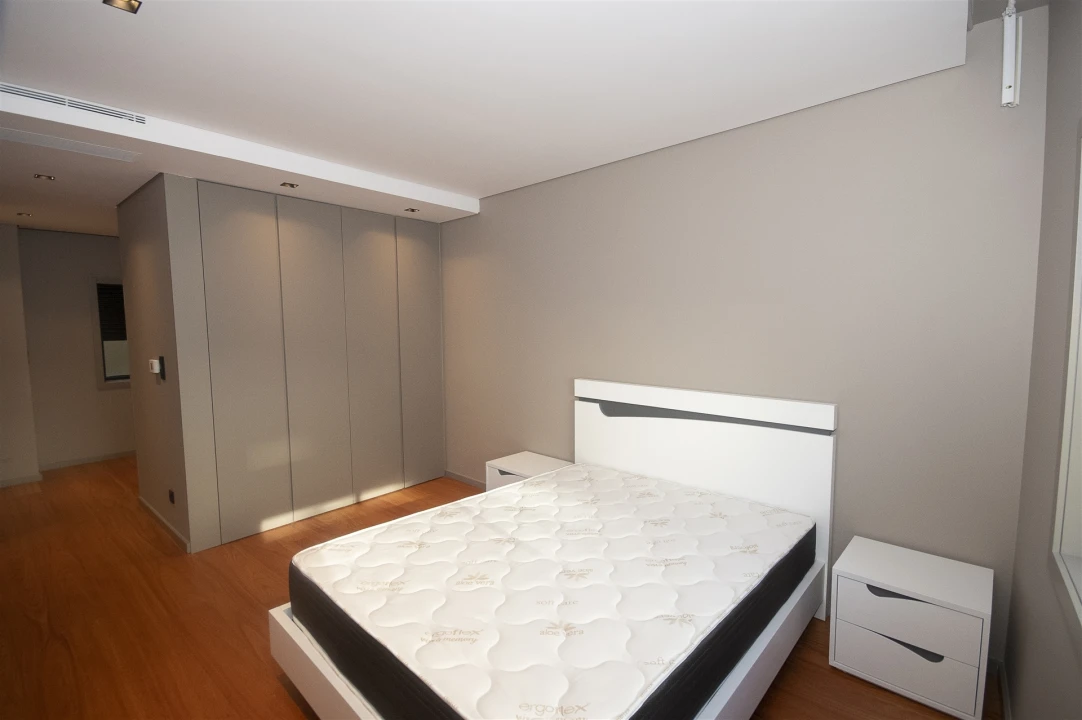 Apartamento T3 para Arrendamento em Aldoar, Foz do Douro e Nevogilde Foto 24