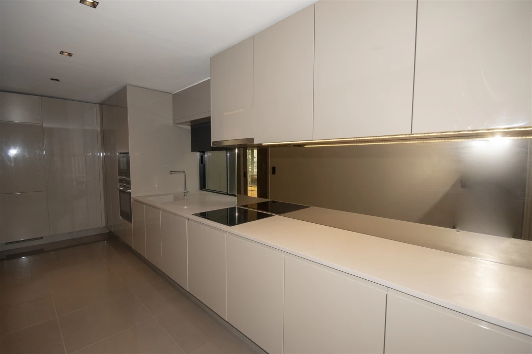 Apartamento T3 para Arrendamento em Aldoar, Foz do Douro e Nevogilde Foto 11
