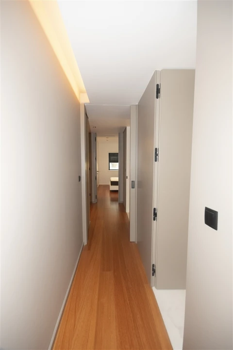 Apartamento T3 para Arrendamento em Aldoar, Foz do Douro e Nevogilde