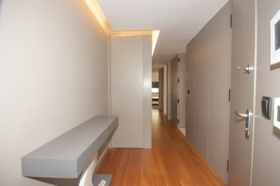 Apartamento T3 para Arrendamento em Aldoar, Foz do Douro e Nevogilde