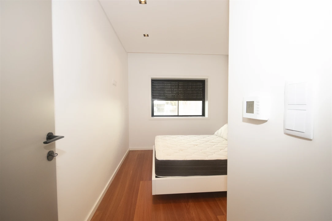 Apartamento T3 para Arrendamento em Aldoar, Foz do Douro e Nevogilde Foto 16