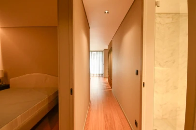 Apartamento T1 para Arrendamento em Aldoar, Foz do Douro e Nevogilde