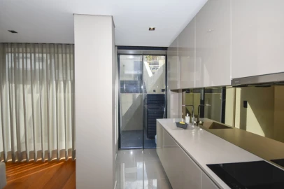 Apartamento T1 para Arrendamento em Aldoar, Foz do Douro e Nevogilde