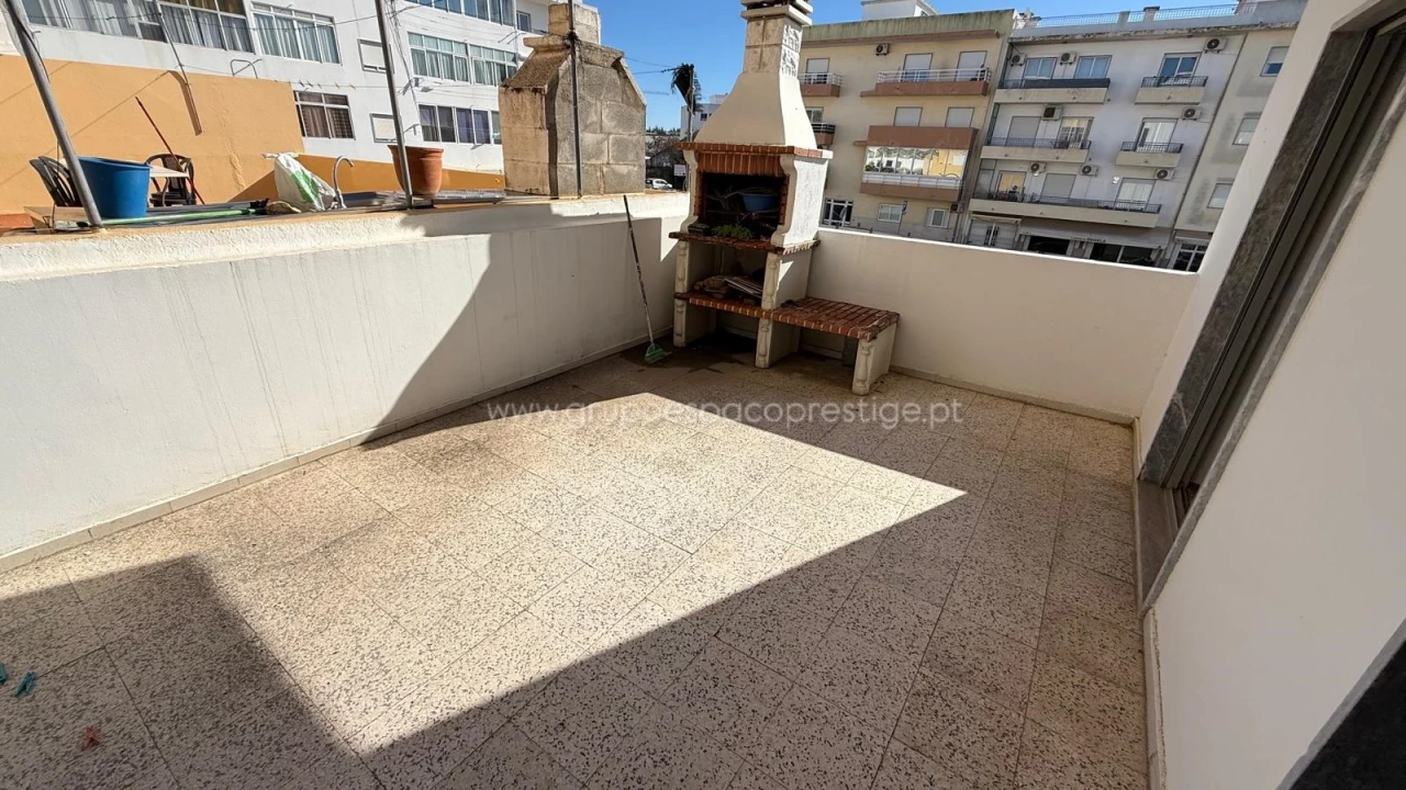 Apartamento T3 para Venda em Quelfes Foto 10