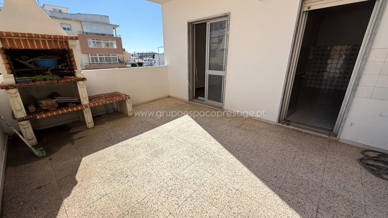 Apartamento T3 para Venda em Quelfes Foto 11