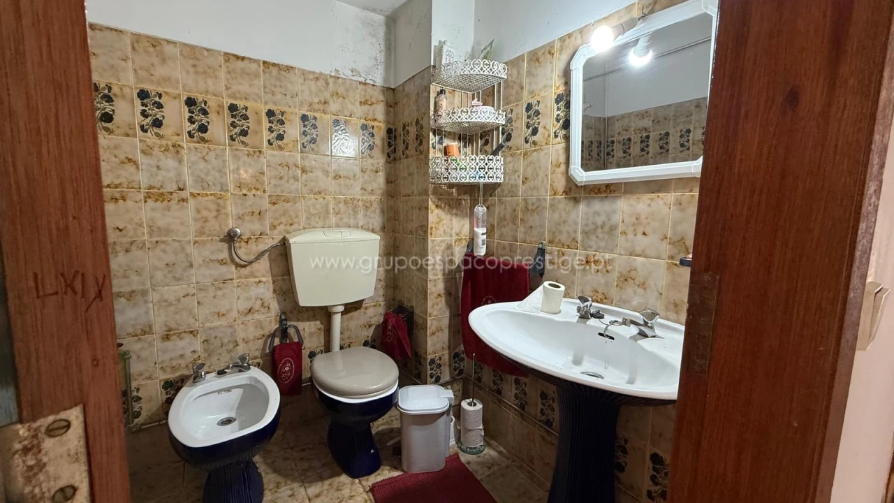 Apartamento T3 para Venda em Quelfes Foto 15