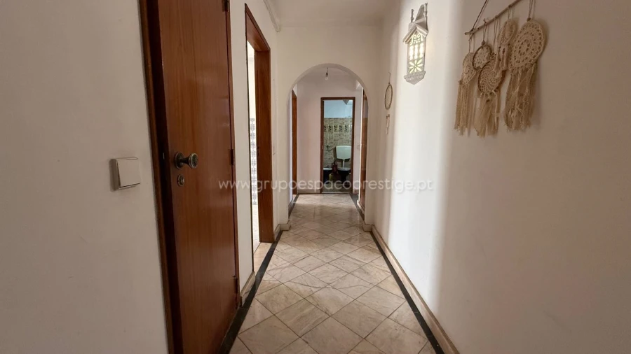 Apartamento T3 para Venda em Quelfes Foto 1