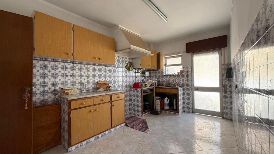 Apartamento T3 para Venda em Quelfes Foto 7