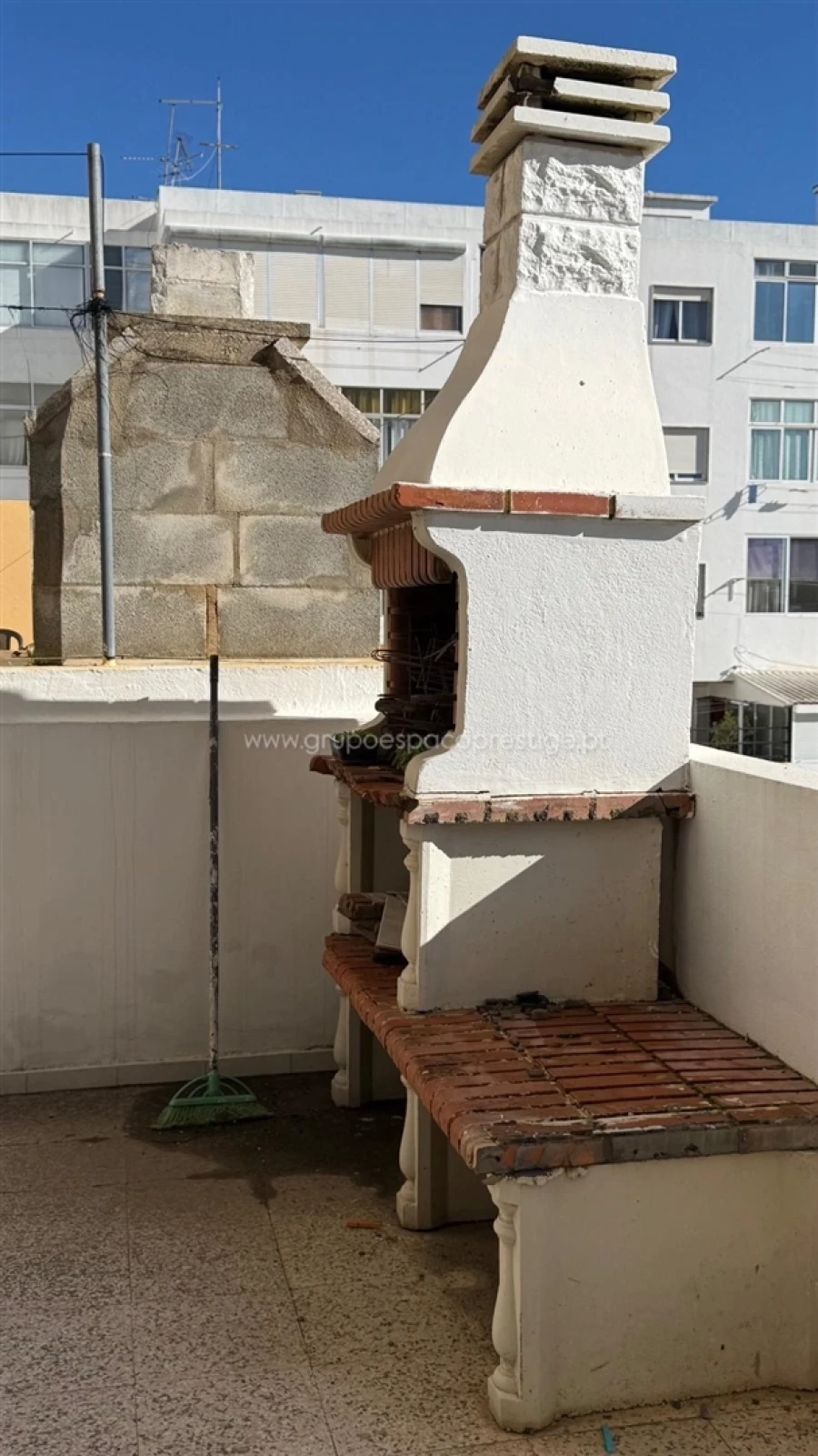 Apartamento T3 para Venda em Quelfes Foto 12