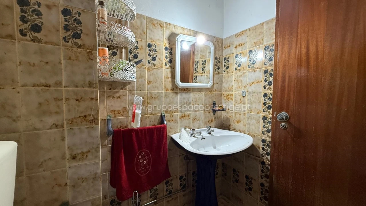 Apartamento T3 para Venda em Quelfes Foto 24