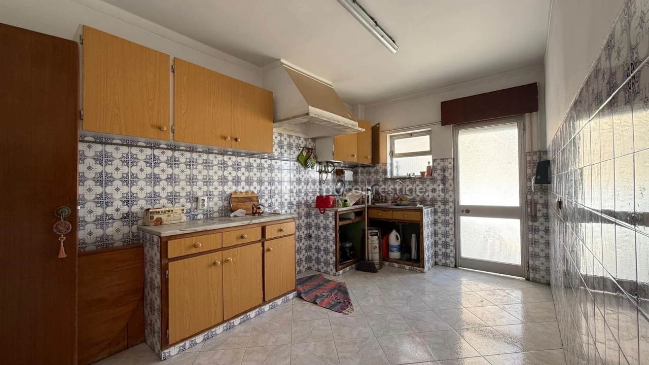 Apartamento T3 para Venda em Quelfes Foto 7