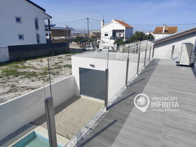 Moradia T4 para Venda em Fernao Ferro Foto 11