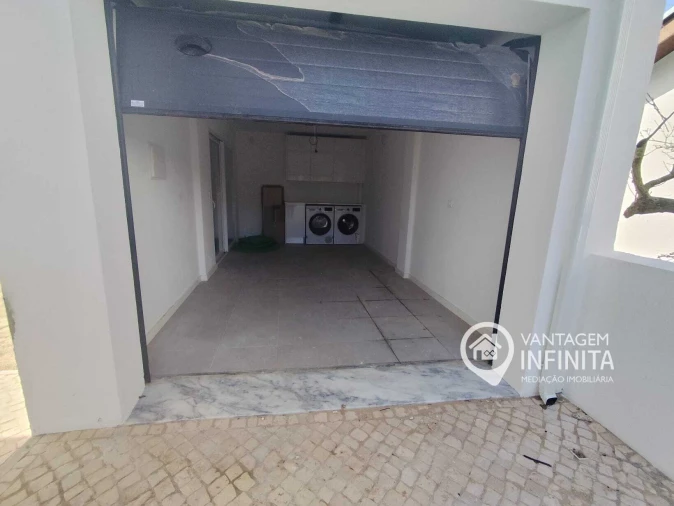 Moradia T4 para Venda em Fernao Ferro Foto 4