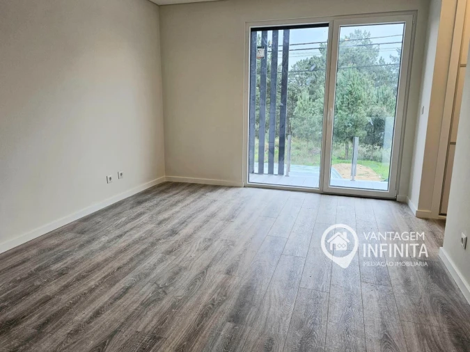 Moradia T4 para Venda em Fernao Ferro Foto 9