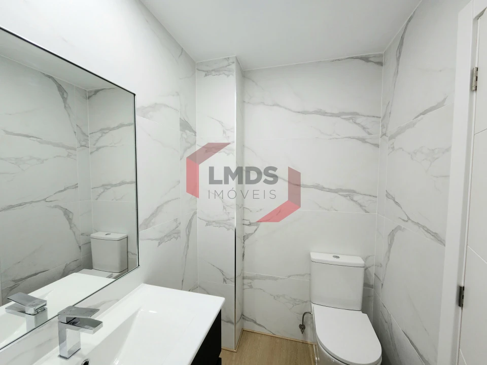 Apartamento T2 para Venda em Santa Marinha e São Pedro da Afurada Foto 15