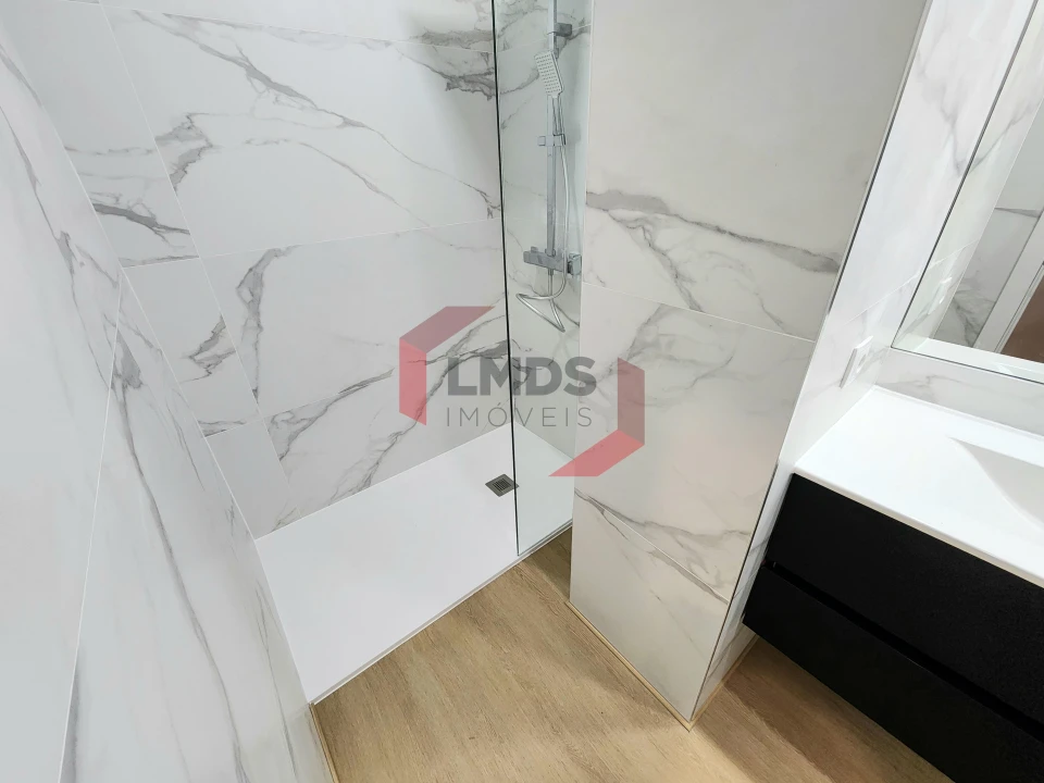 Apartamento T2 para Venda em Santa Marinha e São Pedro da Afurada Foto 13