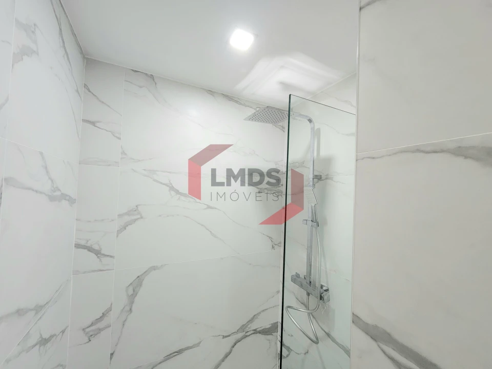 Apartamento T2 para Venda em Santa Marinha e São Pedro da Afurada Foto 14