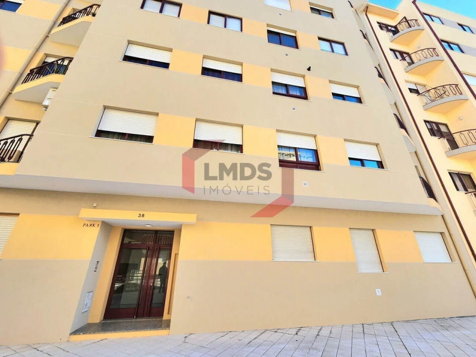 Apartamento T2 para Venda em Santa Marinha e São Pedro da Afurada Foto 1