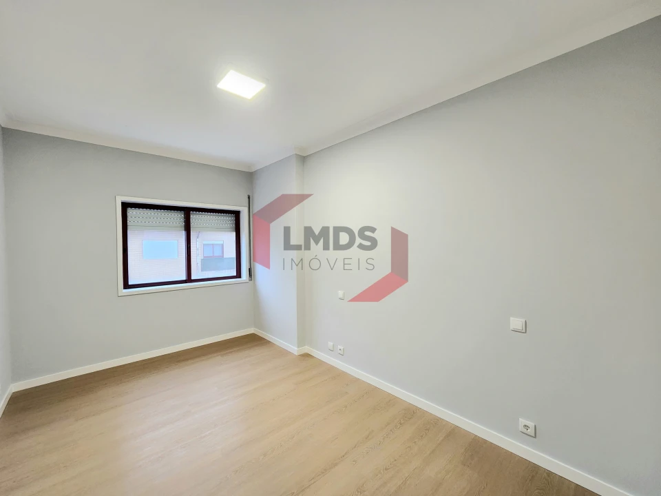 Apartamento T2 para Venda em Santa Marinha e São Pedro da Afurada Foto 17