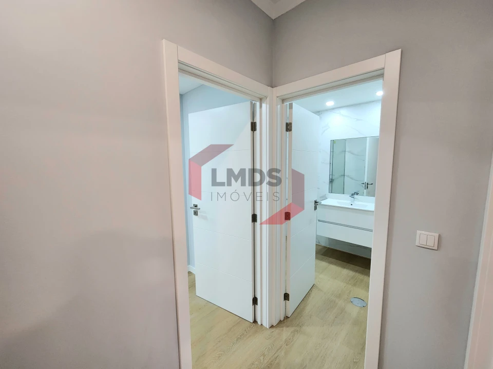 Apartamento T2 para Venda em Santa Marinha e São Pedro da Afurada Foto 19